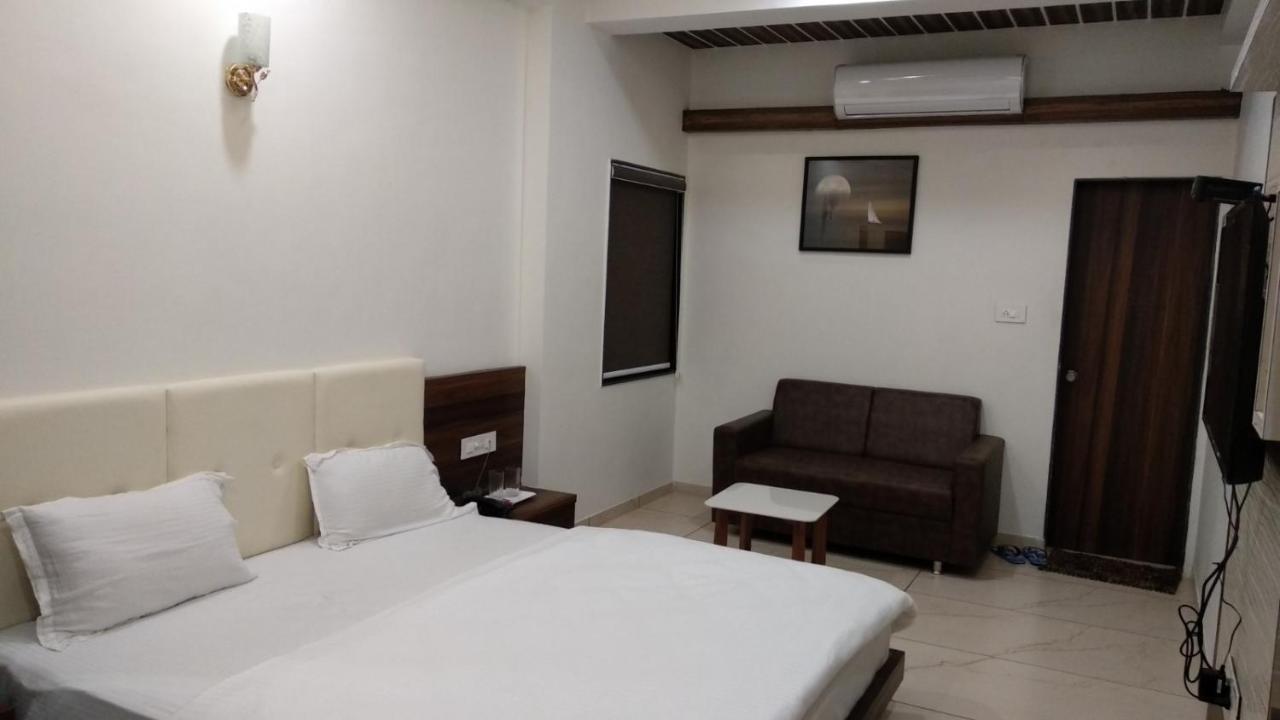 Hotel The Grand Shiva Gondal エクステリア 写真