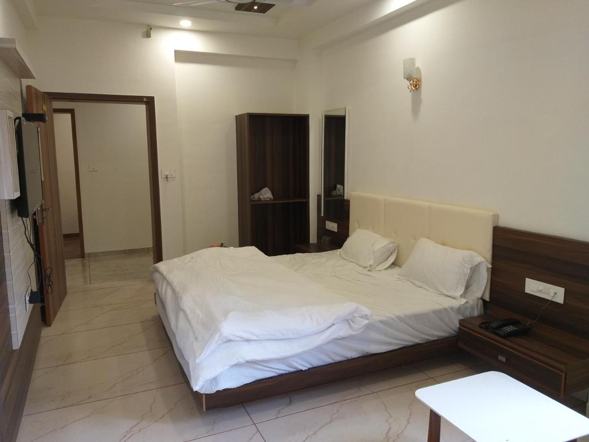 Hotel The Grand Shiva Gondal エクステリア 写真