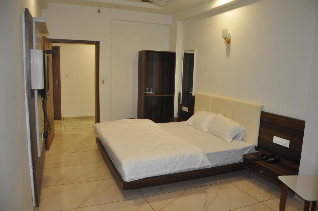 Hotel The Grand Shiva Gondal エクステリア 写真